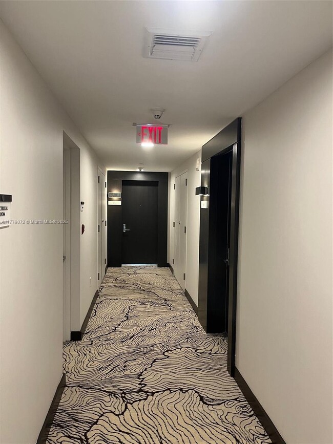 Building Photo - 900 Biscayne Blvd