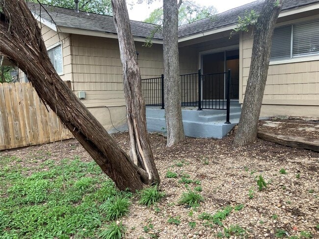 Building Photo - 8111 Ceberry Dr