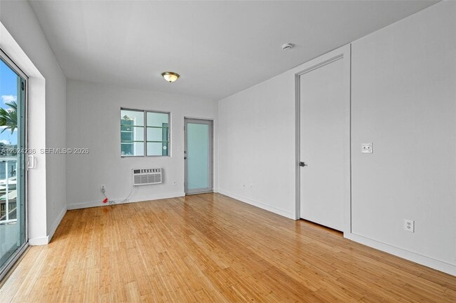Building Photo - 7950 Tatum Waterway Dr