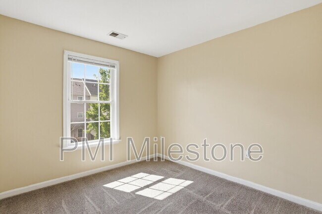 Building Photo - 24 Mabel Ln