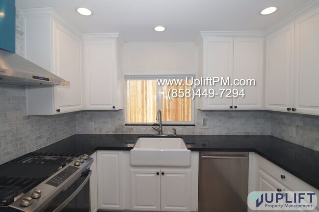 Building Photo - 1225 Capistrano Ave