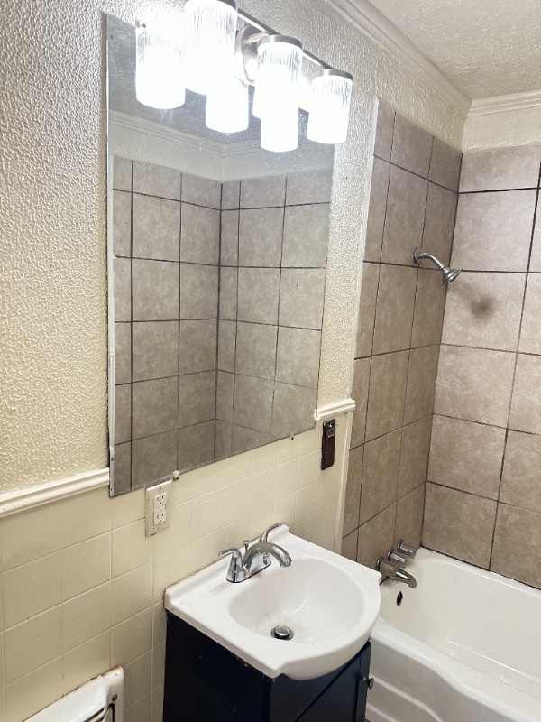 Building Photo - 3679 Southland Dr