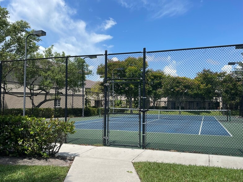 Building Photo - 1955 Marsh Harbor Dr