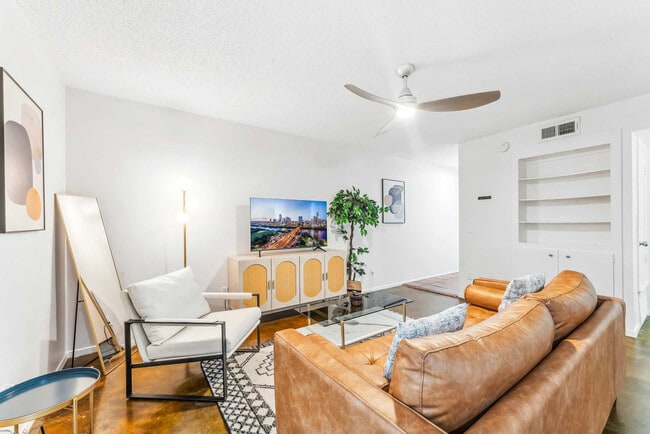 Building Photo - 500 S Congress Ave