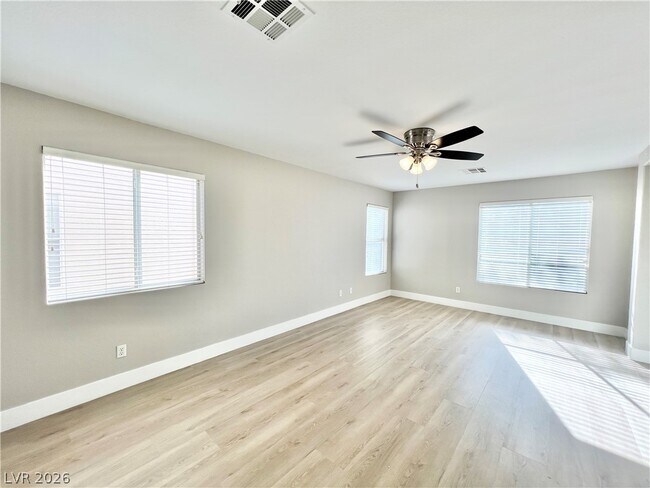 Building Photo - 1705 Encarta St