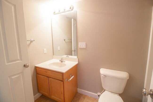 Building Photo - 1311 Raleigh Dr