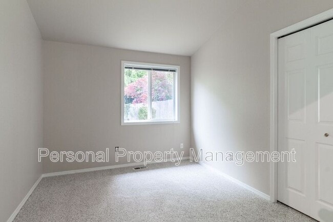 Building Photo - 2443 NW Norwood St