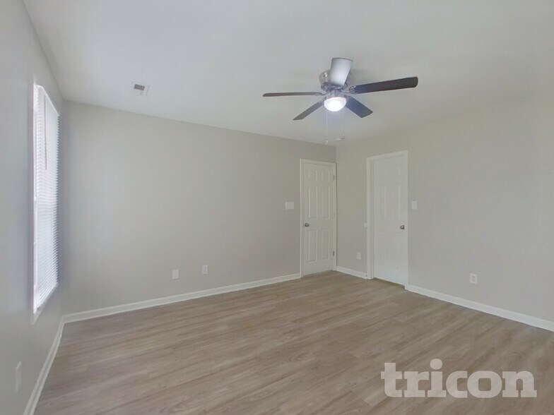 Building Photo - 6211 Whispering Brook Ct