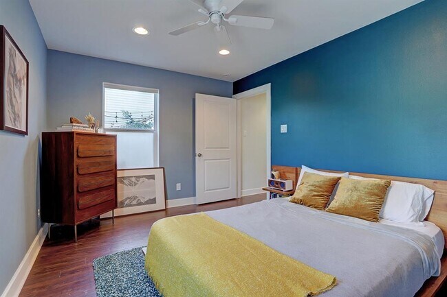 Building Photo - 1308 Ruthven St