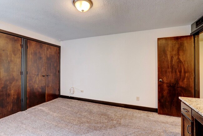 Building Photo - West Plaza Resort-Style  Living