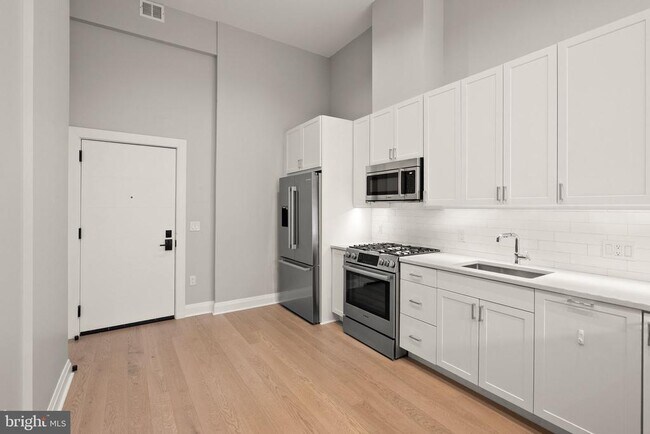 Building Photo - 925 N Fairfax St