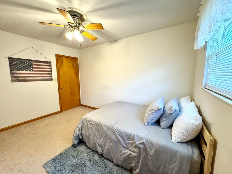 Bedroom 3 - 33 Millbrook Rd