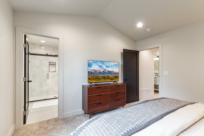 Building Photo - 629 Stone Peak Lp