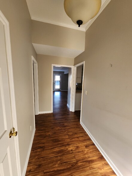 Building Photo - 713 Cannock Loop