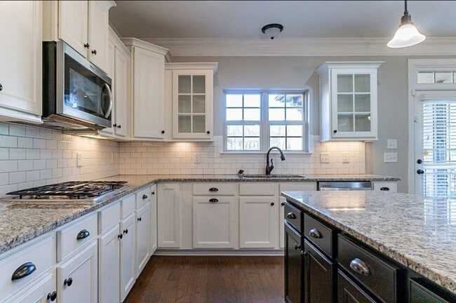 Building Photo - 8273 Middlewick Ln