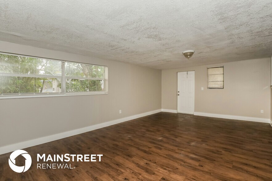 Building Photo - 5801 Royal Palm Blvd