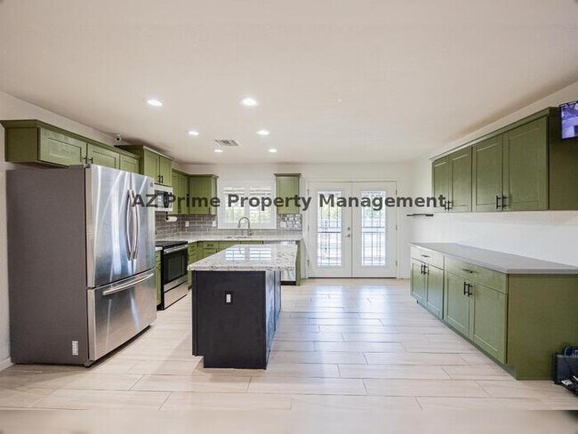 Building Photo - 17601 N 18th Dr