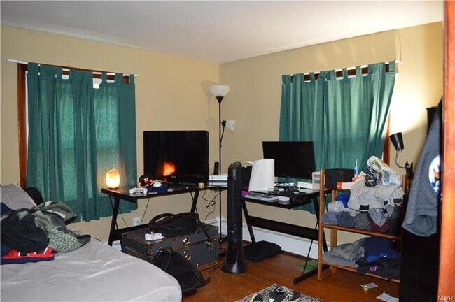 Building Photo - 3417 Blue Ridge Dr