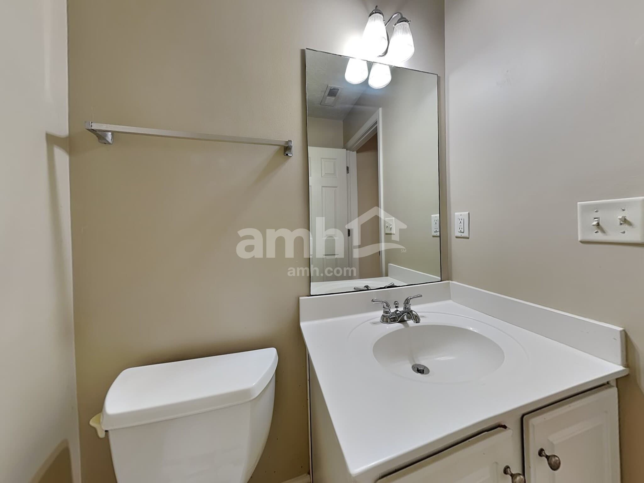Building Photo - 550 Brook Hollow Dr
