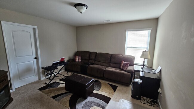 Building Photo - 1822 Swan Dr