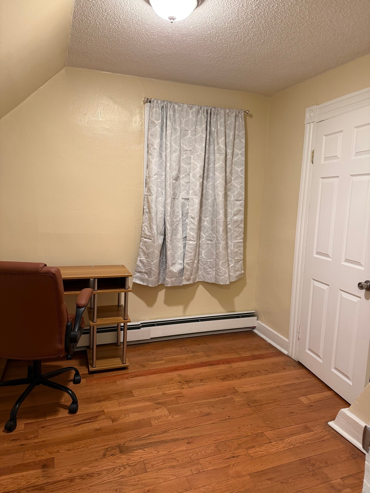 Building Photo - 117 Lloyd St