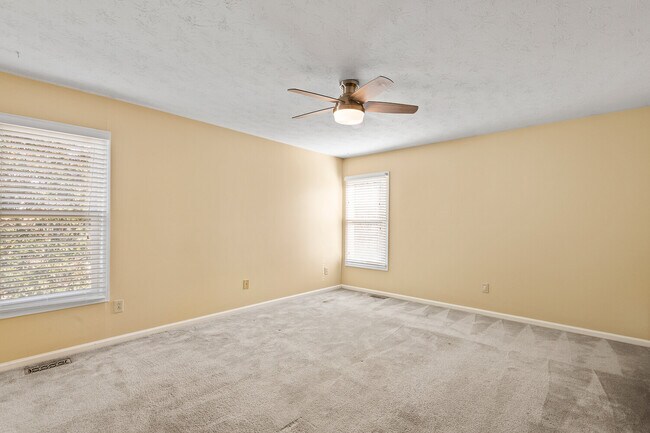 Building Photo - 804 Lancaster Ln