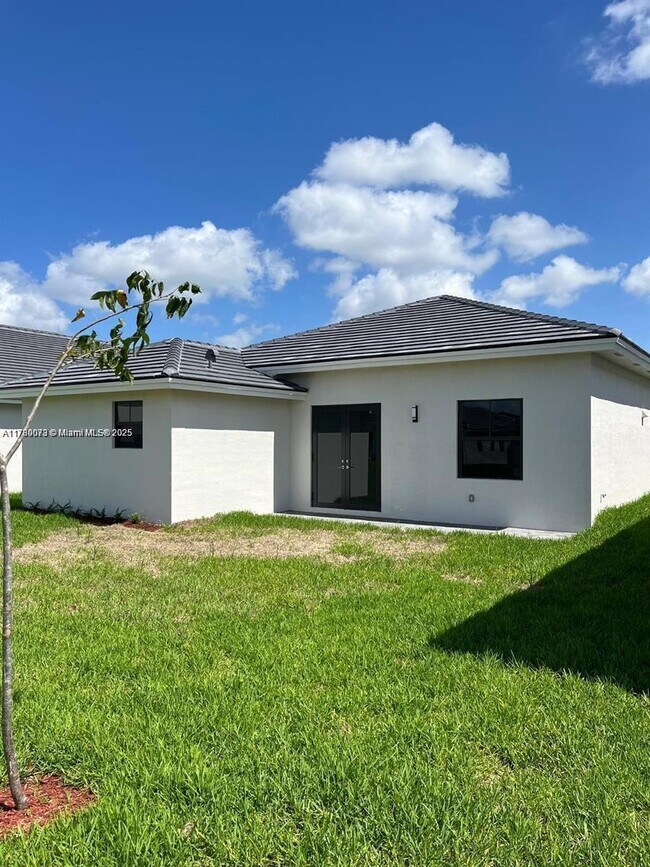 Primary Photo - 14430 SW 18th St