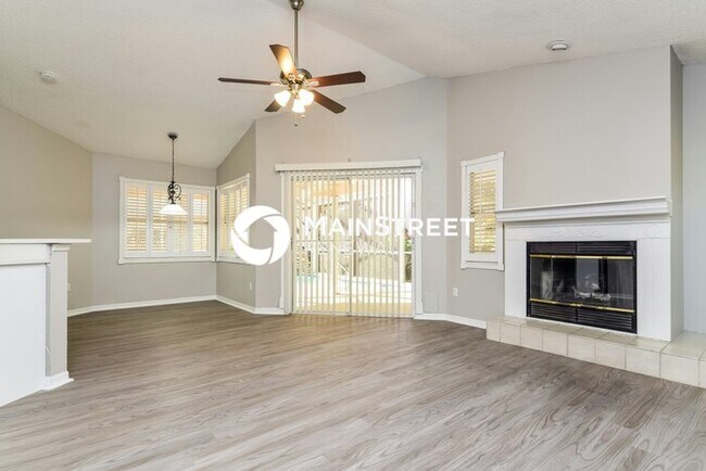 Building Photo - 3 Bedroom Pet-Friendly Home in Tarpon Spri...