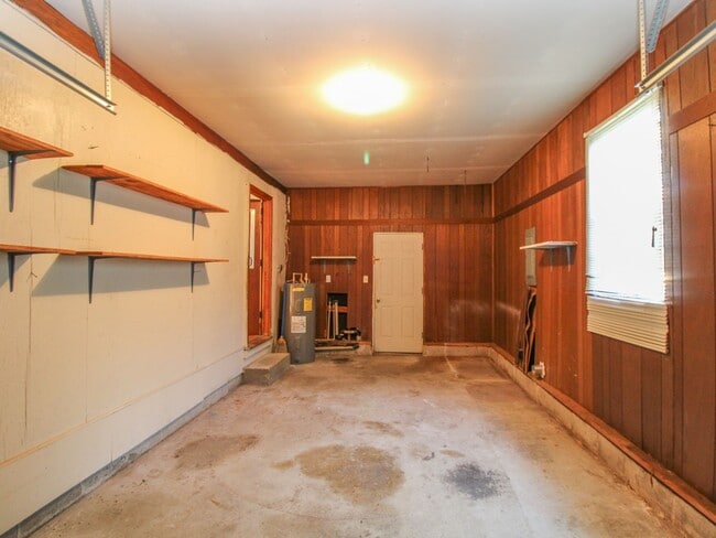 Building Photo - FREE MONTH RENT! Ardmore School District!