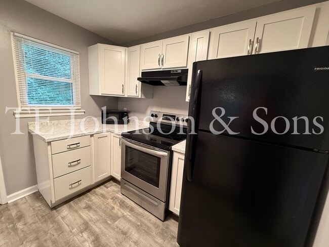 Building Photo - A Great Home Is Waiting For You!