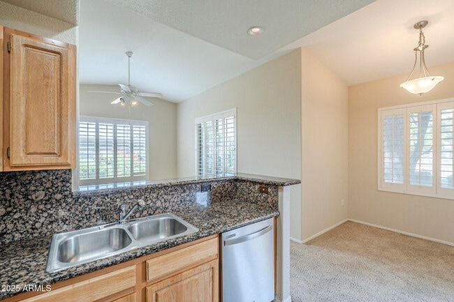 Building Photo - 2929 W Yorkshire Dr