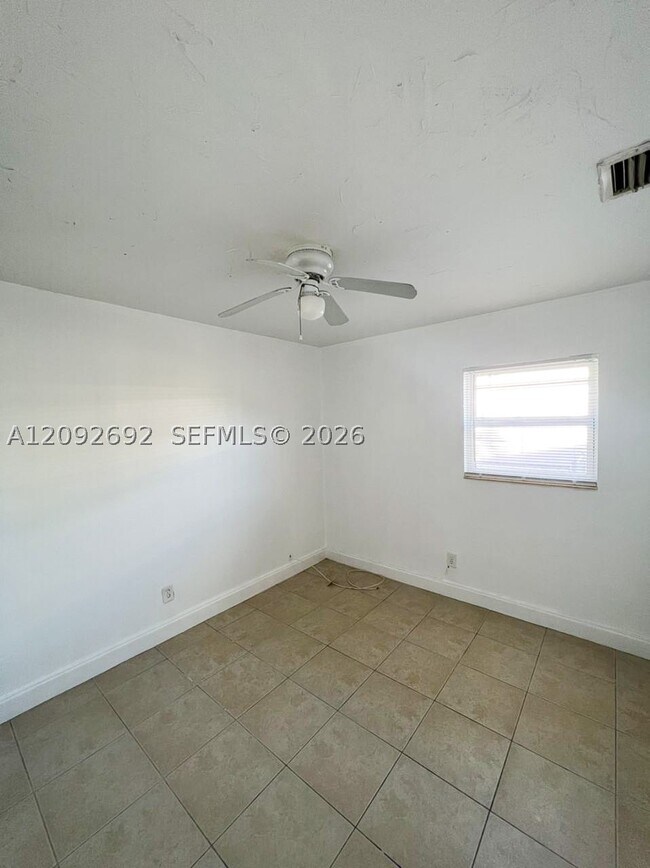 Building Photo - 3461 NW 17th St