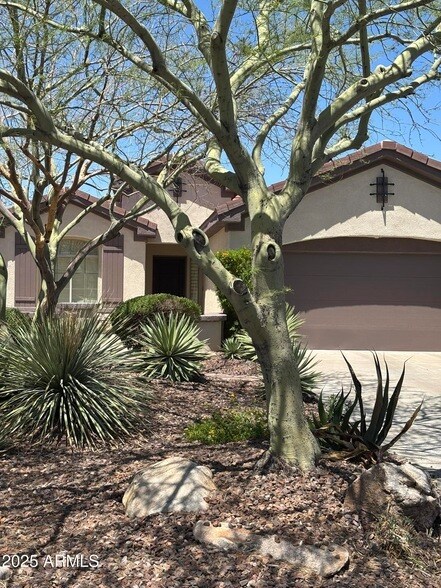 Building Photo - 41520 N River Bend Ct