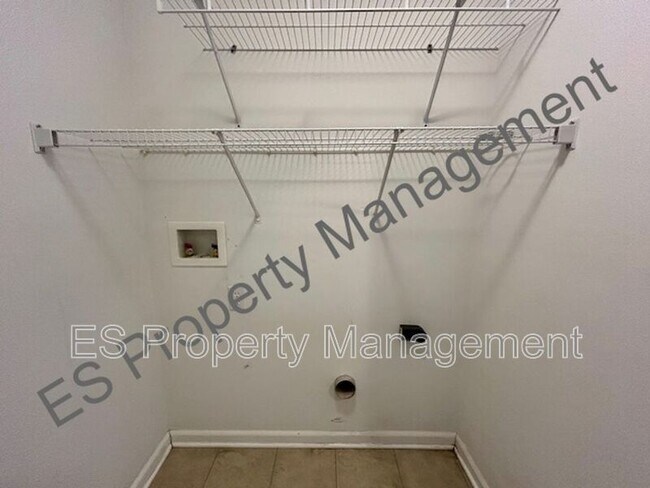 Building Photo - 5639 Dollar Run Ln