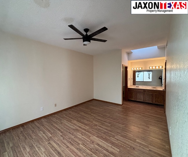 Building Photo - 4614 N Stanton St