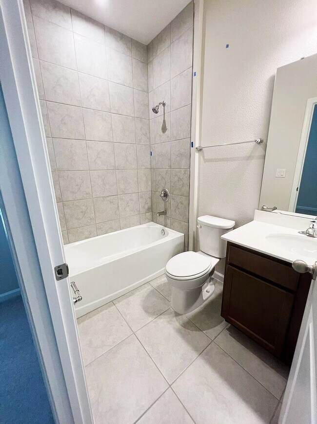 Building Photo - Awesome house for rent in St Cloud Area