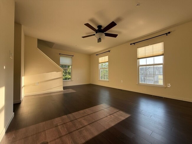 Building Photo - 136 Kestrel Ln