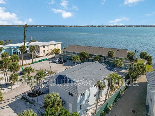 Building Photo - 5039 N Beach Rd