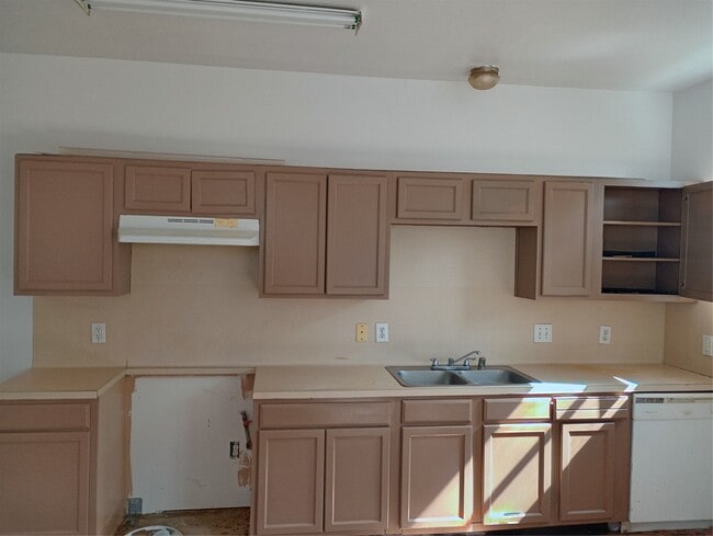 Building Photo - 15507 Waldron Cir