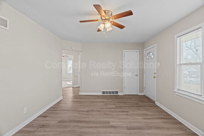 Building Photo - 9750 Lorna Ln