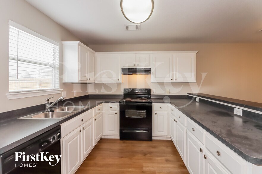 Building Photo - 4506 Nueces River Loop