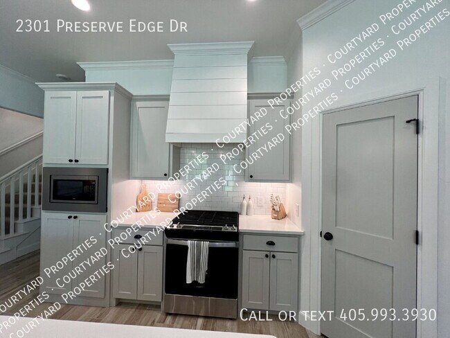Building Photo - 2301 Preserve Edge Dr