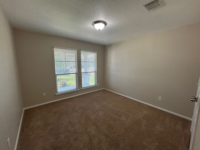 Building Photo - Updated China Spring ISD Home