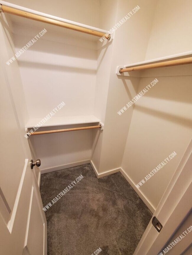 Building Photo - Gorgeous Like New-Built in 2020-Louisburg Town Home-Available in JULY!!