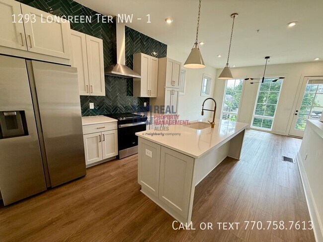Building Photo - 1293 Longreen Ter NW