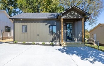 Building Photo - 1905 Highland Ave