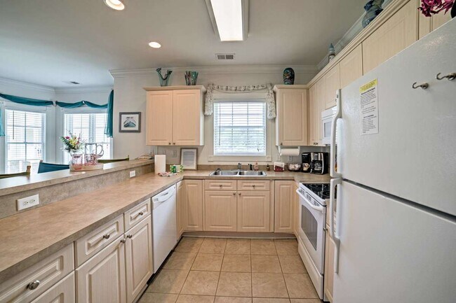 Building Photo - 4861 Luster Leaf Cir