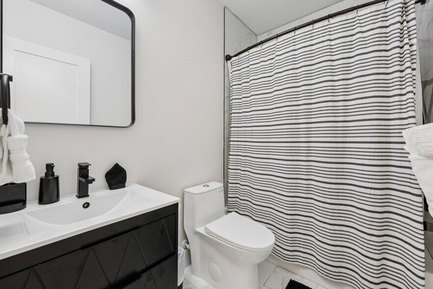 Building Photo - 2604 4th St NE