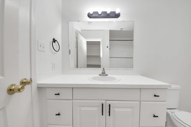 Building Photo - 1610 7th St