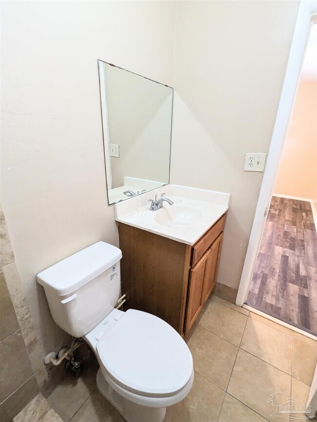 Building Photo - 9 Gentian Dr